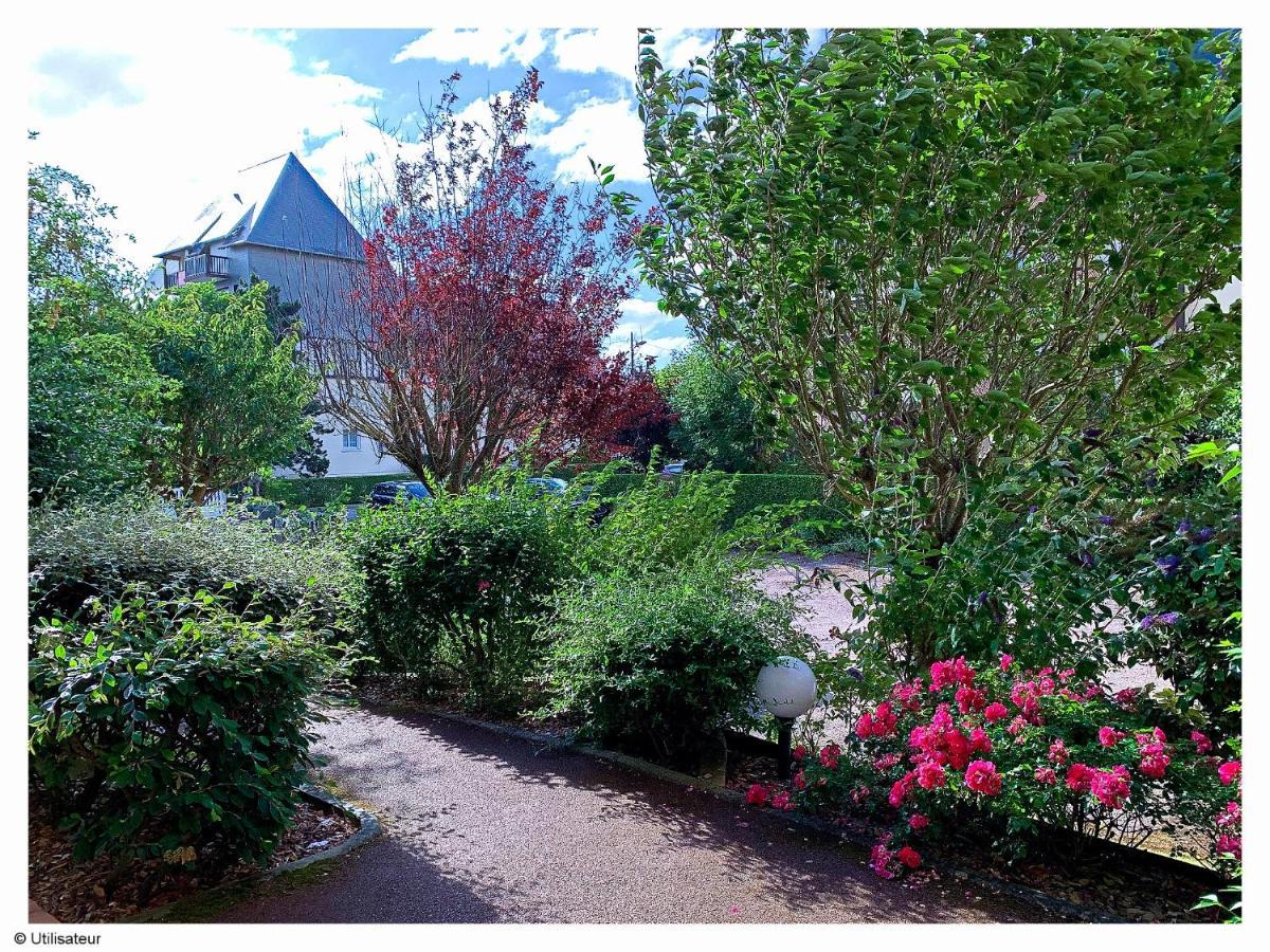 Cabourg, Appartement Plain Pied Avec Terrasse Acces Direct A La Plage Exteriér fotografie