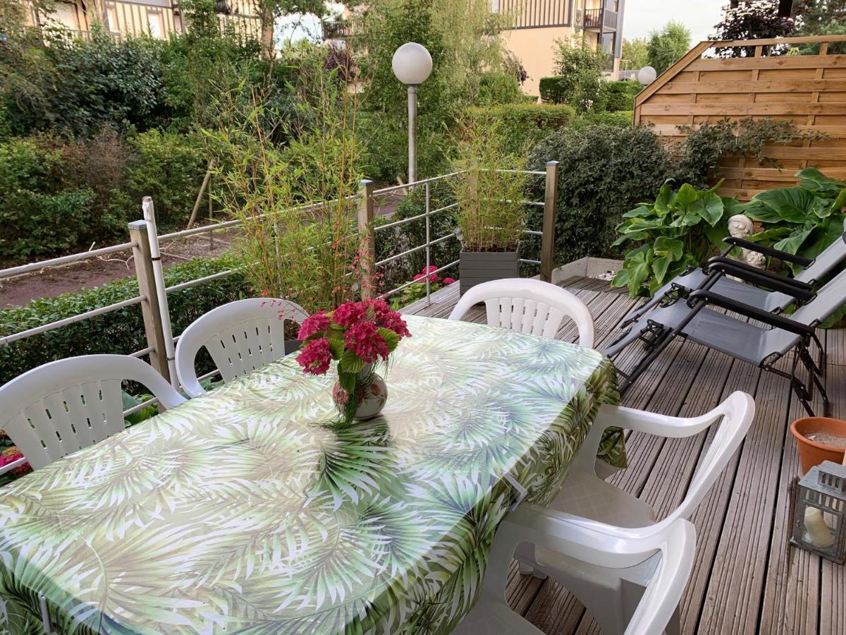 Cabourg, Appartement Plain Pied Avec Terrasse Acces Direct A La Plage Exteriér fotografie